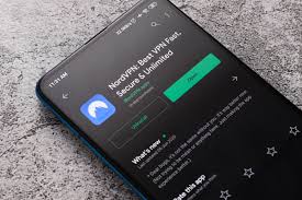 上戏女学生被外国老师遗弃携子闹场 官方回应:即兴表演